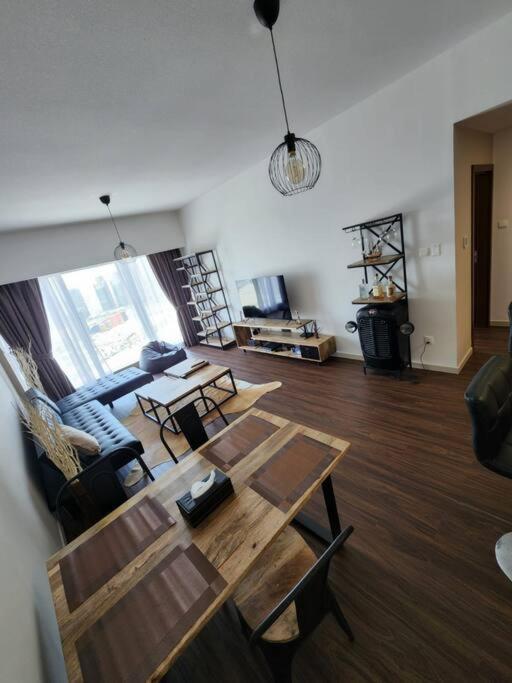 Apartamento Cozy 1Br In Iconic Tower Abu Dabi Exterior foto