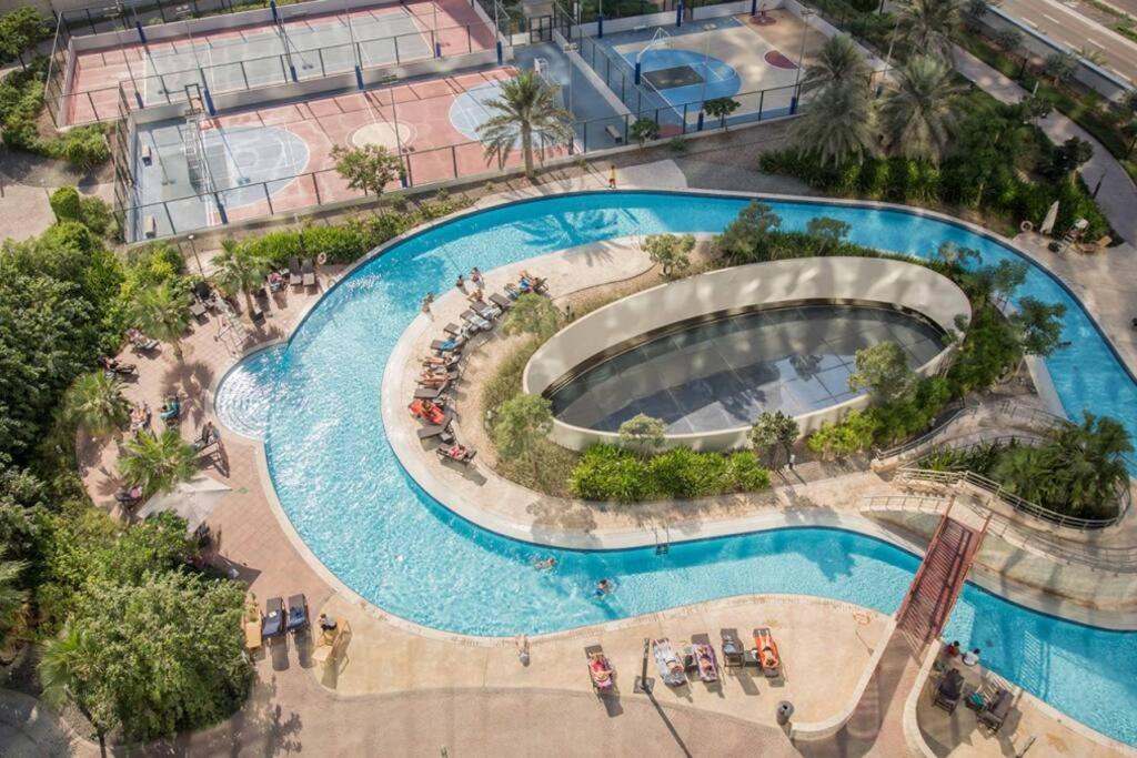 Apartamento Cozy 1Br In Iconic Tower Abu Dabi Exterior foto
