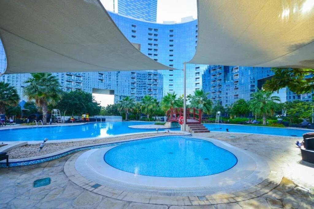 Apartamento Cozy 1Br In Iconic Tower Abu Dabi Exterior foto