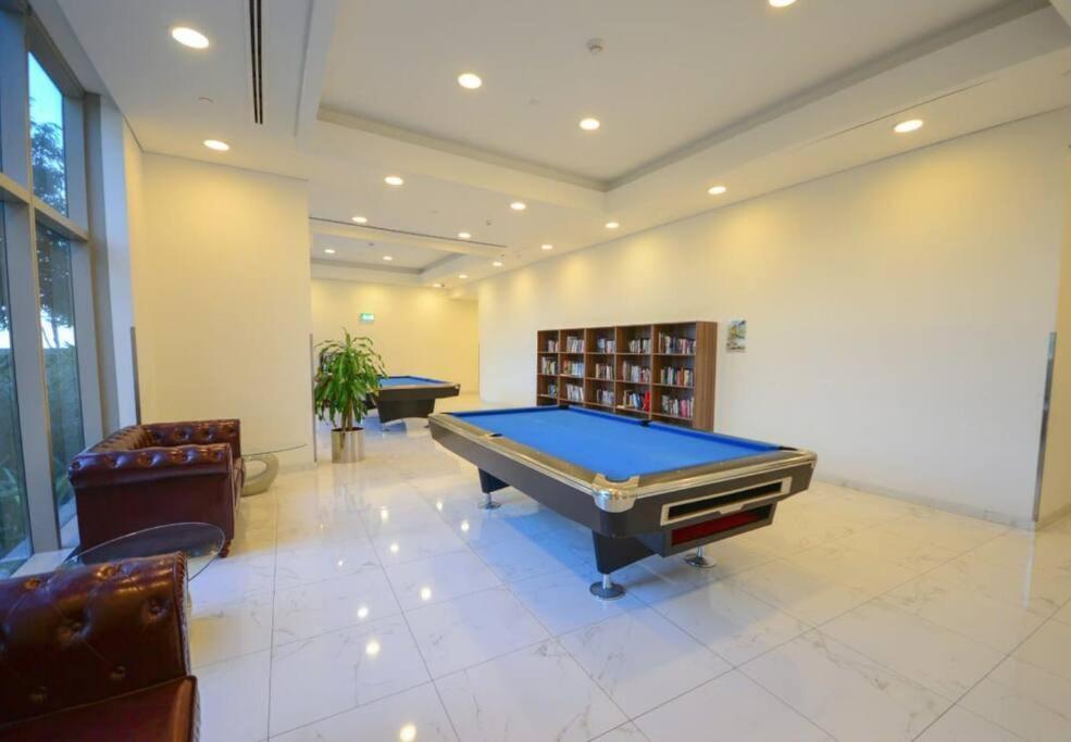 Apartamento Cozy 1Br In Iconic Tower Abu Dabi Exterior foto