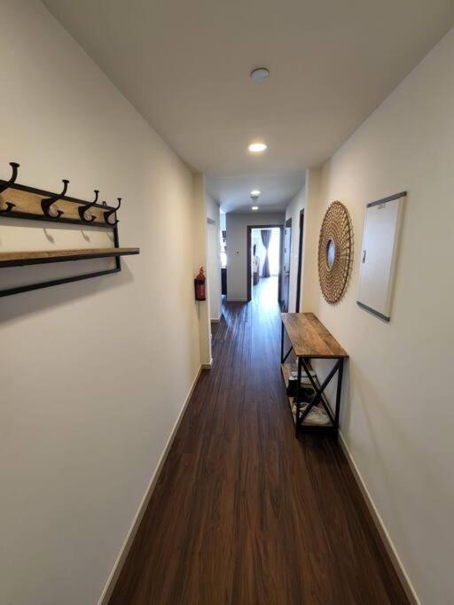 Apartamento Cozy 1Br In Iconic Tower Abu Dabi Exterior foto
