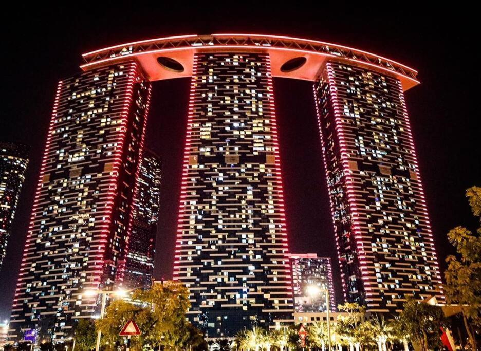 Apartamento Cozy 1Br In Iconic Tower Abu Dabi Exterior foto